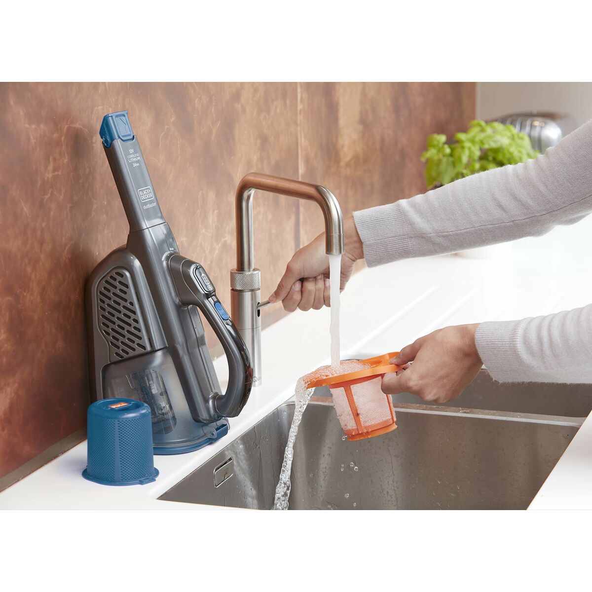 Handdammsugare Black & Decker BHHV320J 24 W